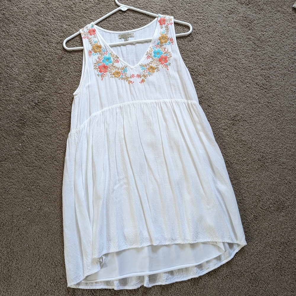 White Sleeveless Mini Dress Tunic with Floral Embroidery Size Medium